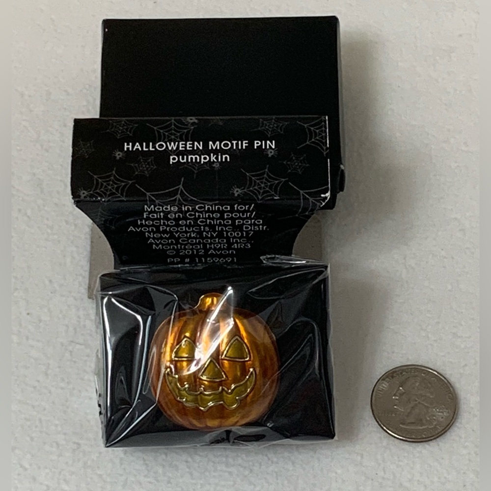 NIB AVON 2012 HALLOWEEN JACK-O-LANTERN PIN